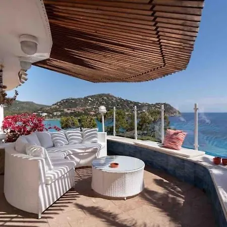 Bianca On Rocky Beach & Private Heated Pool Villa *